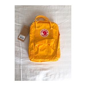 WARM YELLOW KÅNKEN MINI BACKPACK